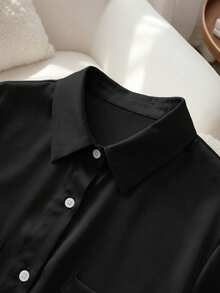 SHEIN Raffinéa 法式优雅简约时尚，梭织面料，Polo领，口袋设计，短袖，适合办公室、学校、聚会、旅行等场合，夏季新款女士衬衫。 - 黑色 - 查看 4