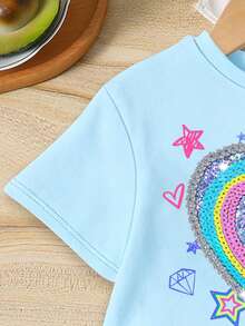 Bộ 2 món gồm áo thun cổ tròn tay ngắn in hình trái tim dễ thương cho bé gái, phối cùng quần skinny đạp xe màu xanh dương, thích hợp cho các chuyến đi chơi mùa hè, thời trang Xuân Hè 2026 mới, đi biển nghỉ hè, hoạt động cuối tuần, trang phục mùa hè đáng yêu cho bé gái, phong cách Hàn Quốc, áo khoác mùa hè, quần áo mùa hè cho bé gái. - Nhiều màu - Xem 5