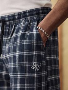 SWAVVY 男士格子印花抽绳腰带休闲刺绣裤 - 黑與白 - 查看 6