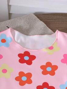 SHEIN Genkimix Kids 2件套女童（小号）春夏新款印花T恤和纯色梭织长裤，面料柔软舒适，款式可爱甜美，适合休闲、上学、度假、派对等场合。 - 粉色 - 查看 3