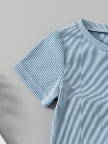 SHEIN Playful Pals 男婴两件套服装，卡通熊装饰领短袖开衫和鹿印花短裤，男婴衬衫短裤套装，罗纹面料套装，男婴服装套装，夏季宝宝鹿图案套装 - 灰色 - 查看 5