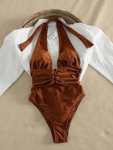 Swim Chiccia 新款女士奢华巧克力棕色亮面连体泳衣，挂脖深V领设计，腰部褶皱细节，可拆卸肩带，高衩巴西式剪裁，光泽面料，塑形轮廓，完美展现身材曲线，是夏季海滩度假、泳池边魅力、度假村之旅以及Y2K辣妹风格的理想之选。 - 棕色 - 查看 6