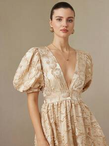 Aveloria Rosie Đầm dệt jacquard gợi cảm cổ chữ V sâu tay cánh hoa - Nhiều màu - Xem 7