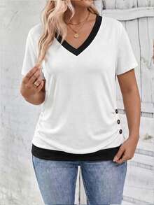 EMERY ROSE Fashionable Casual New Vintage V-Neck Side Hem Pleated Button Contrast Color Plus Size T-Shirt - Multicolor - View 3