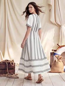 Zovinel Nuevo Llegado de Verano: Vestido Elegante de Cuello en V - Manga Corta, Rayas Anchas y Estrechas en Contraste, Silueta Larga y Relajada. Esta Pieza Retro Francesa Combina el Encanto de las Vacaciones con la Elegancia de la Oficina, Presumiendo un Corte Evasé Que Estiliza la Figura - Multicolor - Ver 3