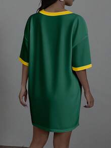 SHEIN EZwear Đầm thể thao mùa hè cỡ lớn dành cho nữ, kiểu dáng thường ngày, in chữ cờ Brazil nhiều màu sắc, cổ chữ V, viền tương phản, chất liệu lưới thoáng khí. - Nhiều màu - Xem 2