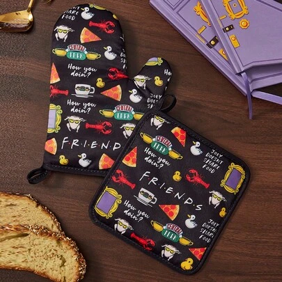 FRIENDS X SHEIN Black Friends Print Kitchen Insulation Set, Oven Gloves/Insulation Mat, A Must For Kitchen Baking, Effectively Isolating Heat Sources, Single/Combination