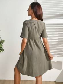 SHEIN Nouvelle arrivée Robe d'été bohème à col en V, manches courtes et volants à l'ourlet - Militaire verte - Voir 2