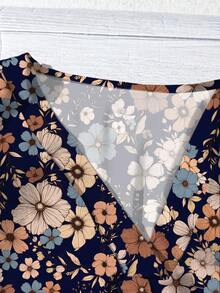 SHEIN LUNE 女士印花V领休闲衬衫，适合夏季穿着 - 彩色 - 查看 3