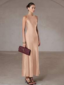 Aveloria Modichic Robe élégante et minimaliste à coupe asymétrique en biais en tissu acétate satiné double face pour femmes - Rose pâle - Voir 2