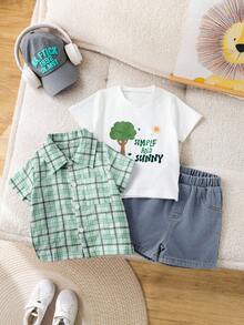 SHEIN Set da 3 pezzi per bambini/bambine, carino set estivo versatile: camicia a maniche corte a quadri, maglietta bianca, pantaloncini di jeans blu - Multicolore - Visualizzare 3