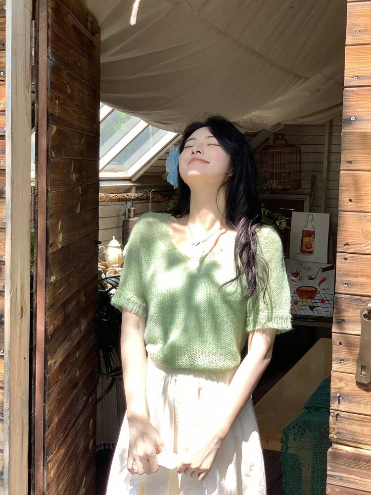 Women's Crew Neck Solid Color Short Sleeve Knit Top Summer
