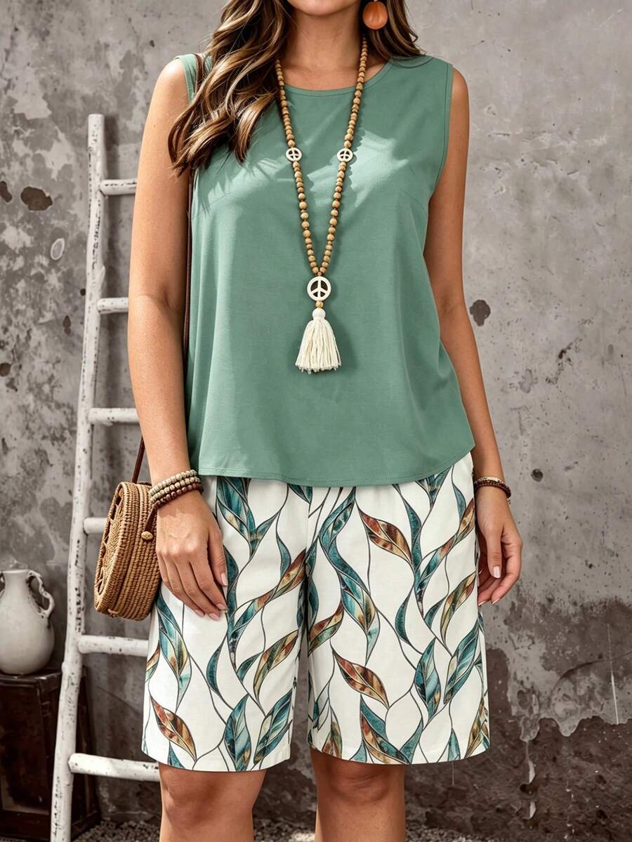 EMERY ROSE Conjunto de 2 piezas de talla grande con top sin mangas de unicolor y shorts con estampado todo sobre todo - Multicolor - Ver 1