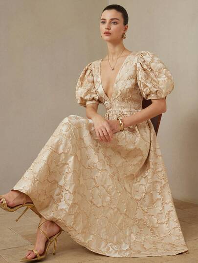 Aveloria Rosie Đầm dệt jacquard gợi cảm cổ chữ V sâu tay cánh hoa