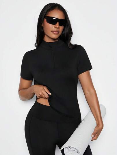 Voyena Plus Size Women Solid Color Minimalist Daily Wear Turtleneck Short Sleeve Top,Jerseys For Women,Ropa Deportiva De Mujer,Ropa Deportiva De Mujer,Tops For Going Out ,Going Out Outfits