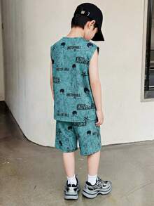 SHEIN Little Byeori 2件套儿童/青少年男童舒适休闲街头时尚字母印花连帽无袖背心和短裤套装，适合室内、室外、日常、运动、玩耍、派对、拍照、度假、春夏穿着。 - 灰色 - 查看 3