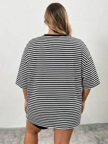 SHEIN CURVE+ 大码曲线/校园服/返校服/返校季大号条纹休闲简约大码T恤，适合夏季穿着，带口袋 - 黑與白 - 查看 2