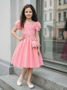 Girls' Pink Sweet Princess Style Dress With Bow, Puff Sleeves, Pleated Waist, Square Collar, Matching Handbag, Suitable For Birthday Party, Gathering, Outing Teen Girl Spring Dress Puff Sleeves Young Girl Elegant Solid Color 3d Bow Ruffle Strap Casual Dress Young Girl Elegant Casual Dress Girls Pink Puff Sleeve Dress Pink Casual Dresses For Girls - Pink - View 4