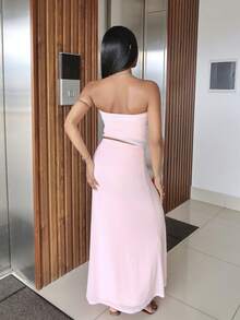 Natali Santanap Bộ 2 món áo bandeau nhún bèo màu hồng trơn và chân váy maxi buộc bèo cạp trễ, trang phục đi biển đi nghỉ, trang phục mùa hè theo phong cách Bohemian hở lưng, trang phục đi tiệc cho nữ, bộ 2 món cho phù dâu cưới - Màu Hồng  San hô - Xem 2
