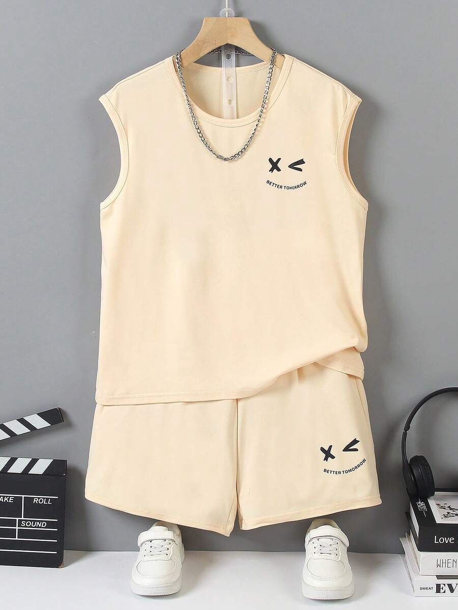 SHEIN Bộ đồ thể thao thường ngày cho bé trai, gồm áo tank top cổ tròn tay raglan dáng rộng in chữ và quần short cạp chun dáng rộng in chữ, thích hợp cho các hoạt động thể thao ngoài trời, dã ngoại cuối tuần, ở nhà, đi dã ngoại, đi học. - Màu be - Xem 1
