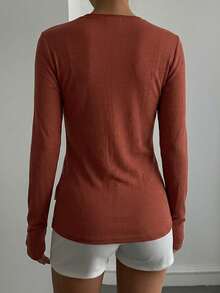Livesso Women's Solid Color Basic T-Shirt, Autumn - Burgundy - View 2