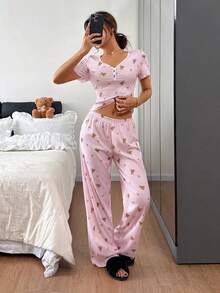 Napfluff Bộ đồ ngủ tay ngắn cổ chữ V cài cúc, chất liệu lụa băng, in hình gấu bông và quả anh đào dành cho nữ. - Hồng - Xem 3