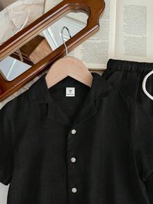 SHEIN LMoss Kids LMoss 儿童男童休闲纯色短袖衬衫和裤子透气舒适套装（不含T恤） - 黑色 - 查看 4