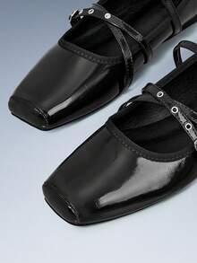 CUCCOO GRLICON 小众设计感黑色亮面方头鞋，双扣交叉玛丽珍鞋，复古平底小皮鞋 - 黑色 - 查看 4