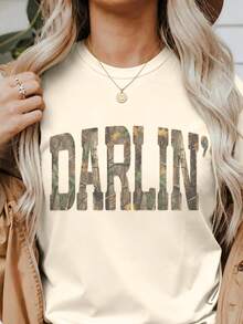EMERY ROSE T-shirt décontracté grande taille avec imprimé lettrage "DARLIN'" dans un style camouflage rétro américain - Beige - Voir 3