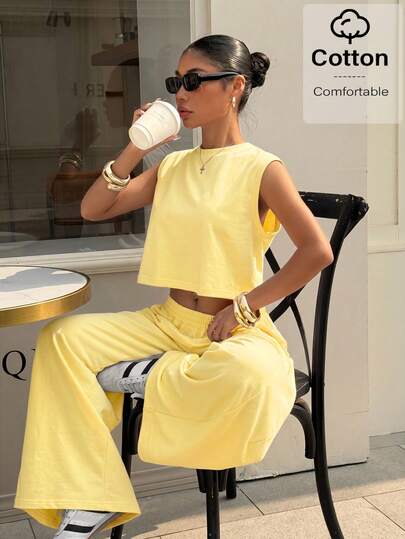 Muchica Conjunto informal de punto de mujer en color amarillo pálido