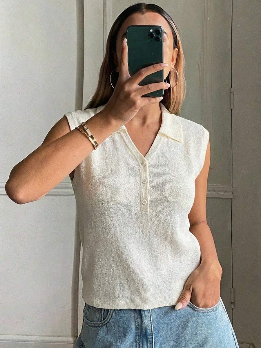 Áo dệt kim nữ cài cúc nửa vạt, có túi, kiểu dáng tối giản thanh lịch, thích hợp mặc đi làm. - Màu be - Xem 1