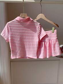 Comfortcana Bộ đồ thời trang nữ gồm áo thun ngắn tay kẻ sọc và chân váy ngắn (2 món). - Hồng - Xem 2