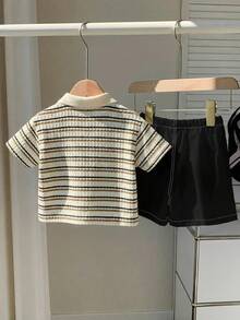 SHEIN 2件套男婴可爱休闲条纹polo衫和白色短裤套装，适合生日派对、晚宴、演出、婚礼、迎婴派对、一周岁生日庆祝活动。 - 彩色 - 查看 2