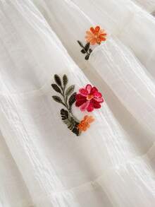 SHEIN Vintaside Kids 少女花卉刺绣极简主义度假连衣裙 - 彩色 - 查看 5