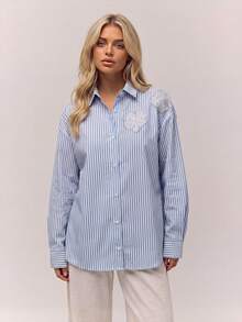 RueChic Women's Blouse – Blue And White Stripe, Two Applique Flower Details Office Summer Tropical - Blue and White - View 2
