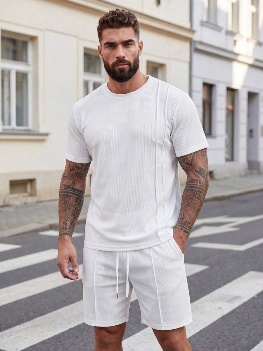 Manfinity Homme 2 件套大码男士夏季休闲纯色圆领短袖 T 恤和短裤,舒适服装 - 白色 - 查看 1