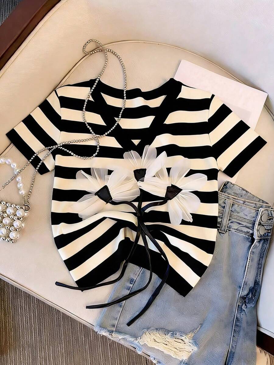 Women's V-Neck Applique Striped Print Casual Short Sleeve T-Shirt - Black and White - View 1