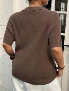Dazy Plus 街头休闲夏季翻领纯色开衫，大码女款春夏棕色短袖针织衫 - 咖啡棕 - 查看 7