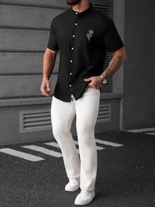 Manfinity Homme 男士休闲花卉刺绣前扣短袖衬衫，夏季 - 黑色 - 查看 5