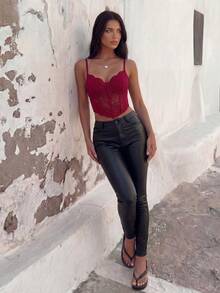 Bonvoyette Top De Tirantes Con Panel De Encaje Y Dobladillo Asimétrico - Burdeos - Ver 5