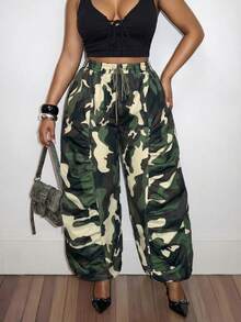 Slaydiva Nouveau pantalon cargo pour femmes de style printemps/été, festival de musique, Pâques, western, nomade, anniversaire, remise des diplômes, campus, étudiant, décontracté quotidien, polyvalent de base, loisirs, croisière, plage, bronzage, à la mode, streetwear, brunch, aéroport, fête et vacances - Camouflage avec taille ample et poches, grande taille - Vert - Voir 8