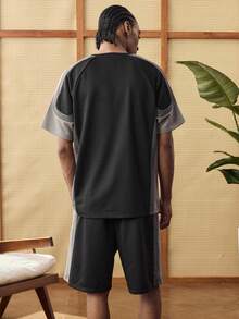 SWAVVY 男士极简印花圆领短袖T恤和短裤套装 - 黑色 - 查看 5