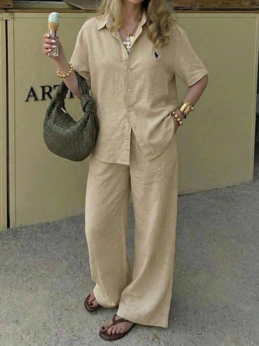 SHEIN EZwear Bộ đồ nữ gồm áo sơ mi ngắn tay cài một hàng khuy kiểu hiệp sĩ và quần kaki dệt kim màu sáng, kiểu dáng thường ngày. - Màu Khaki - Xem 1