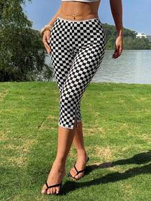 SHEIN EZwear Quần lửng dệt kim co giãn dành cho nữ mùa hè, họa tiết kẻ caro đen trắng, thích hợp phối cùng trang phục đường phố, trang phục sân bay, mùa tựu trường, sự kiện đua xe F1 và các phụ kiện chủ đề đua xe. - Nhiều màu - Xem 3
