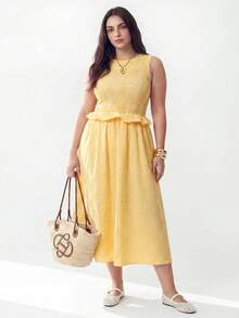 Solavibe Đầm dự tiệc kẻ caro nhún bèo dáng rộng cho nữ, thích hợp cho hẹn hò, đi nghỉ mát, kiểu dáng nghỉ dưỡng, đầm màu vàng, đầm midi nhún bèo kẻ caro vàng cỡ lớn, không tay, eo bèo nhún và chi tiết túi, đầm xòe dáng suông, đầm nhún bèo kẻ caro vàng cho cô gái mũm mĩm, không tay, chân váy xòe có túi, kẻ caro vàng, kẻ sọc vàng, mùa hè, thường ngày, đầm vàng cho nữ, đầm dã ngoại cho nữ, đầm thường ngày cho nữ, đầm mùa hè cho nữ - Màu vàng - Xem 2