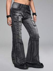 ROMWE Grunge Punk Jeans acampanados de talle súper bajo con remaches de metal desgastados para mujeres de talla grande - Gris - Ver 5