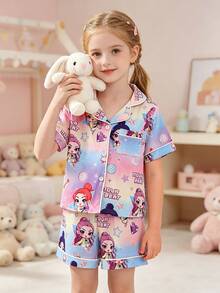 Bộ đồ ngủ 2 món cho bé gái, họa tiết hoạt hình nhuộm màu sặc sỡ, in hình nhóm bé gái, cổ áo mở, tay ngắn, quần short, thoải mái. - Nhiều màu - Xem 5