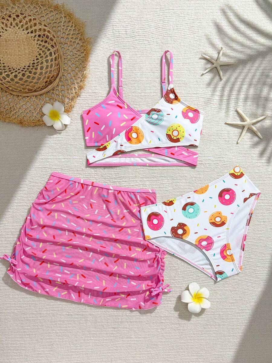 SHEIN 3件套少女泳衣,包含随机印花甜甜圈图案比基尼和网纱裙,适合海滩、泳池、夏季度假等场合。 - 粉色 - 查看 1