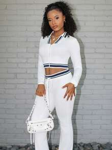 Steph T Bộ 2 áo crop top khóa kéo cổ màu tương phản và quần ống loe ôm vừa vặn, phong cách thể thao thường ngày sang trọng - trắng - Xem 4