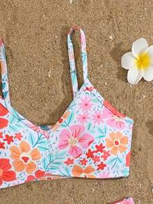 SHEIN Bộ bikini in hoa dành cho bé gái tuổi teen, phong cách tươi mát mùa hè, nền trắng tinh khôi với hoa màu đỏ, hồng, cam và lá xanh, áo không tay cổ chữ V, quần tam giác cạp cao, bộ 2 món, vải dệt kim, thời trang, giản dị, thanh lịch, thích hợp cho bơi lội, kỳ nghỉ hè, bãi biển, hồ bơi, tiệc tùng, kỳ nghỉ. - Nhiều màu - Xem 4